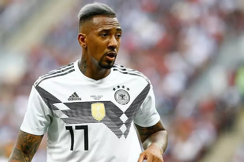 بواتينج يغادر لاسك لينز بعد إنهاء التعاقد بالتراضي