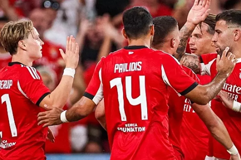 حلم عبد المنعم يتبخر: نيس يخسر أمام بنفيكا في تصفيات الأبطال