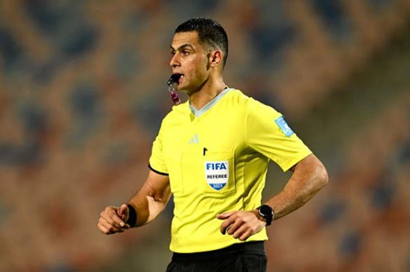 طاقم تحكيم مصري يقود مباراة جامبيا ضد بوروندي في تصفيات كأس العالم
