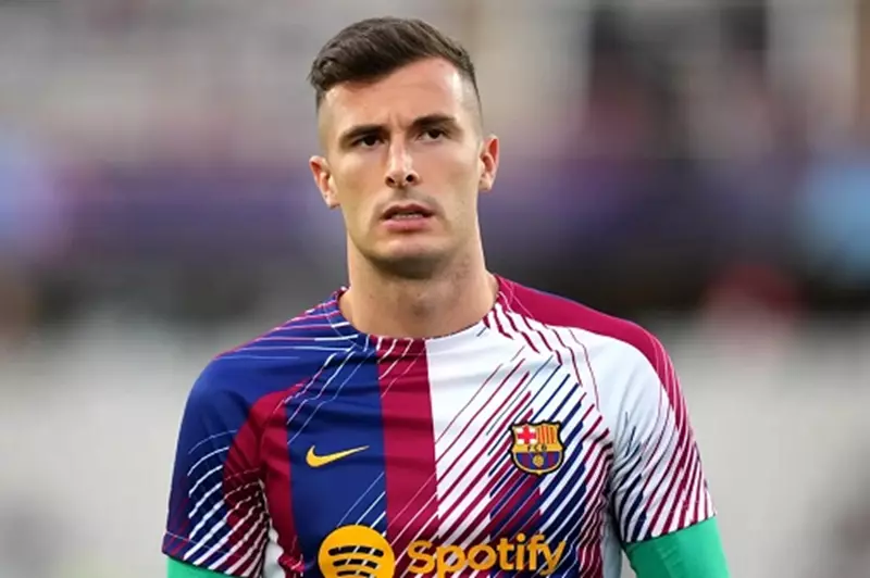 كومو يستهدف ضم بينيا من برشلونة في صفقة مثيرة