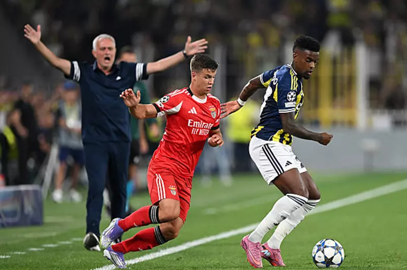 مورينيو يغيب عن دوري الأبطال بعد تعادل فنربخشة مع بنفيكا