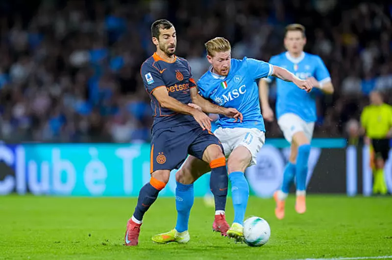 إصابة غريبة لدي بروين في قمة نابولي وإنتر