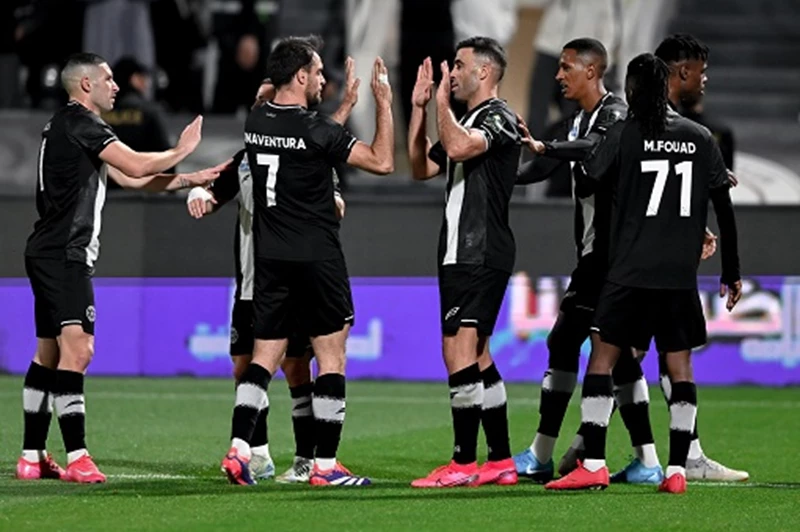 الدوري السعودي.. تعادل غير "مفيد" بين الشباب وضمك