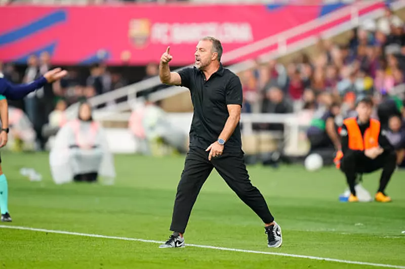 سبورت: فليك أمام مهمة إعادة البناء في برشلونة